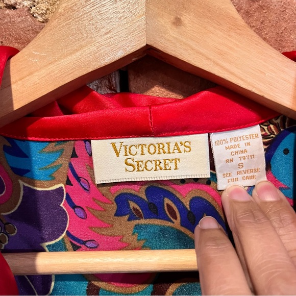 Victoria's Secret Gold Label Vintage Sleep Shirt Dark Floral Size Small - Picture 3 of 5